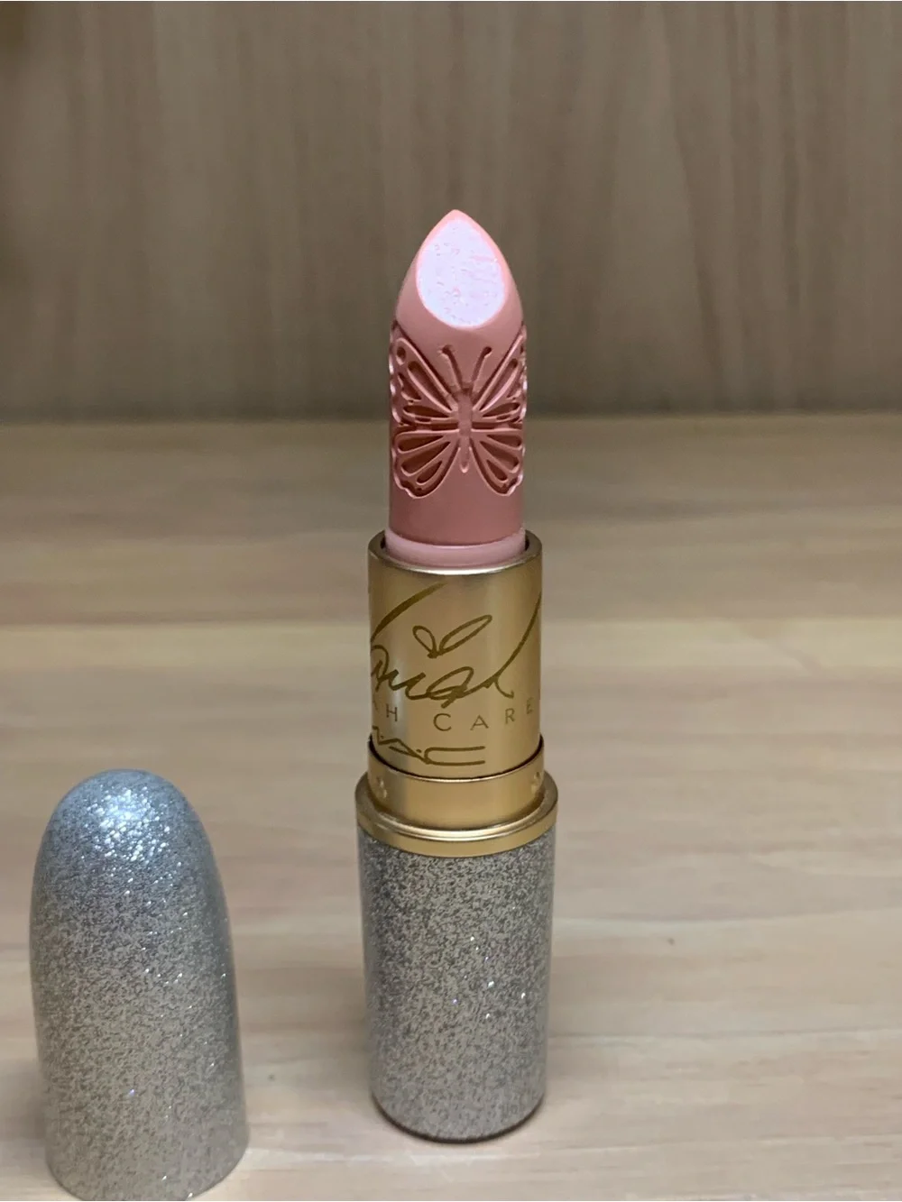MAC x Mariah Carey DAHHLINGGG! Lipstick